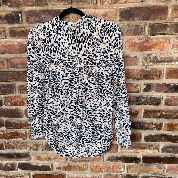 BeachLunchLounge Tan Animal Print Long Sleeve Button Down Shirt Size Small - Picture 6 of 6